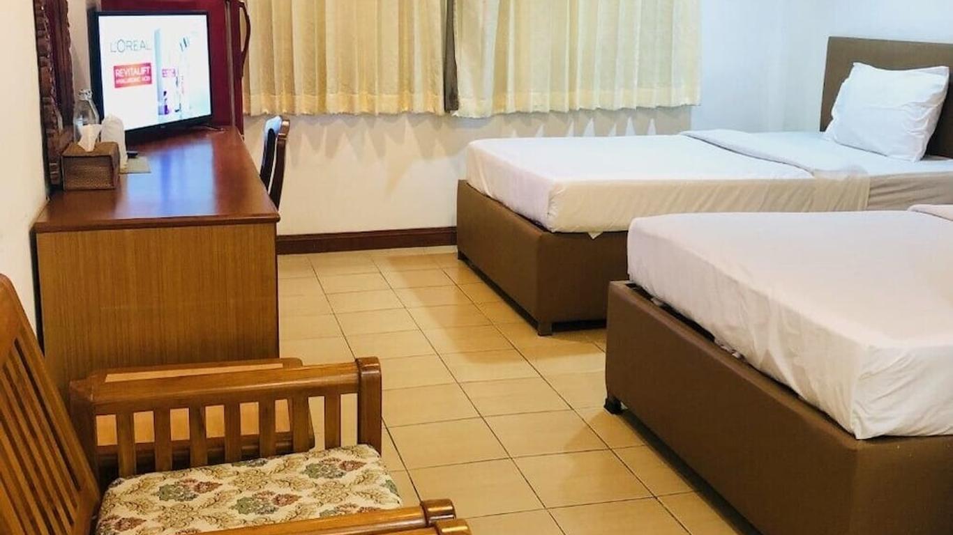 At Bangkok Hotel