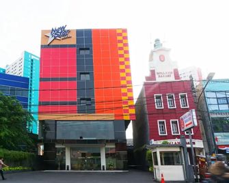 Hotel New Star - Jakarta - Building
