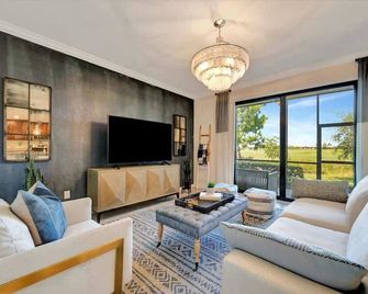 Golf Course Townhome Resort Amenities 2b - Bradenton - Wohnzimmer