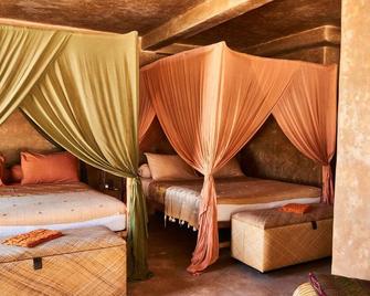Private Beachfront Home in Gili with the Best Snorkeling Spot at Your Doorstep - Pemenang - Habitación