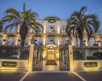 Hotel Villa Daphne - Giardini Naxos - Building