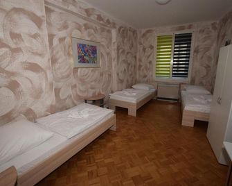 Apartment Bad Canstatt - Stuttgart - Bedroom