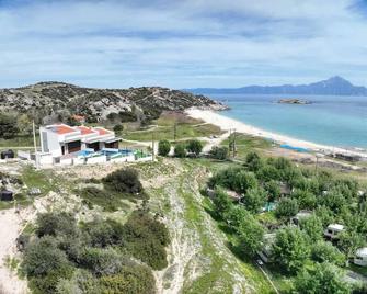 The Diamond of Kriaritsi 'Villas with private pools & hydromassage' - Kalamitsi