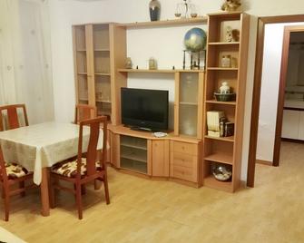 Modern apartment in Calella - 50 sqm - Comfortable balcony - Calella - Dining room
