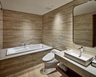 The Watson Premium Halong Hotel - Ha Long