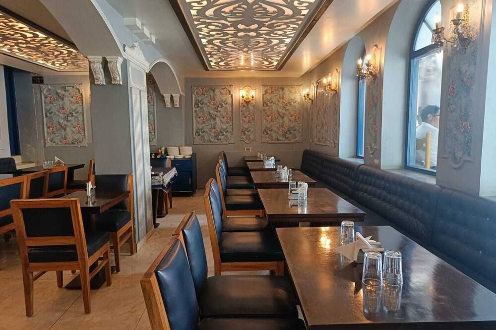 Maya Hotel & Restaurant - אגרה - מסעדה