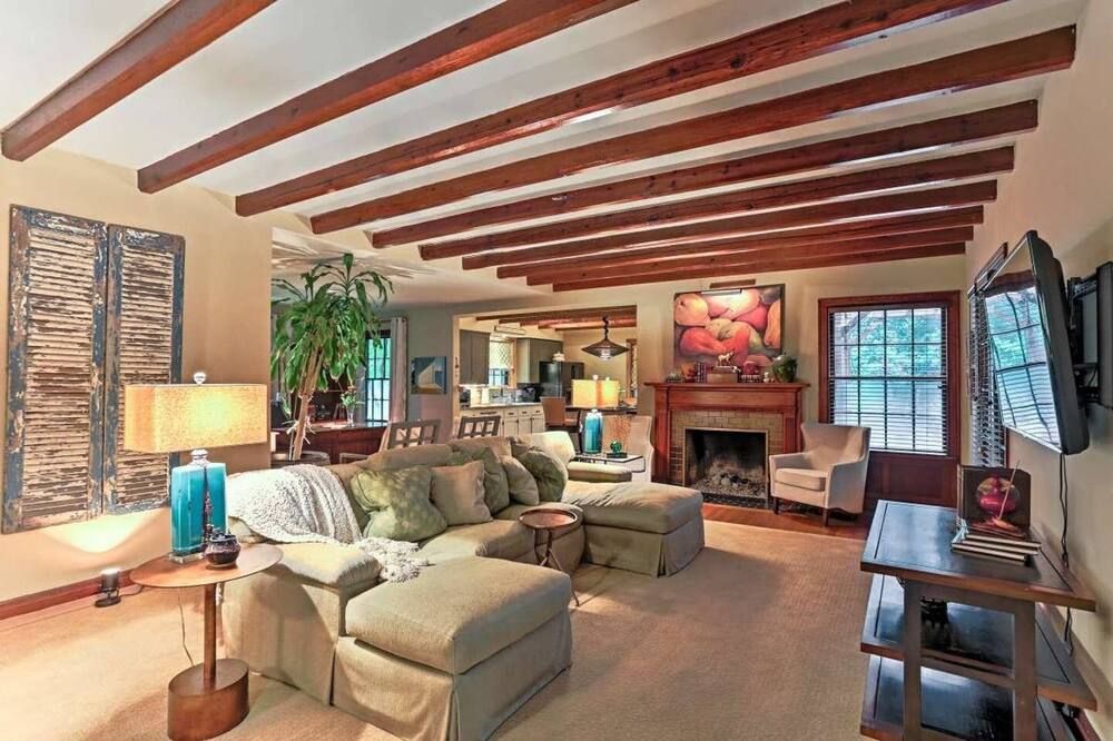 'Charming Nashville Cottage in Green Hills - Cozy, Family-Friendly Retreat!' - ناشفيل (تينيسي) - غرفة معيشة