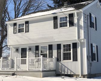 Willow Grove Lake House with Private Beach Access - Huron - Gebouw