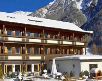 咖尼海因巴奇爾豪富酒店 - 索爾登 - 索爾登 - 建築