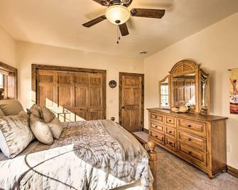 McJuggers Loft Walk to Lake, Park, Restaurants - Campbellsport - Bedroom