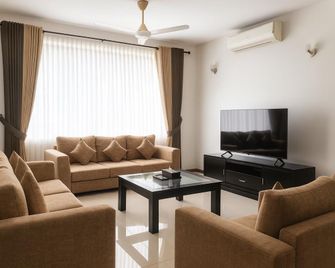 Unique Towers Luxury Boutique Suites - Colombo - Living room