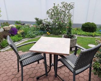 Einraum-appartement - Einraum-appartement Nr. 7 mit Terrasse - Ahrenshoop - Innenhof