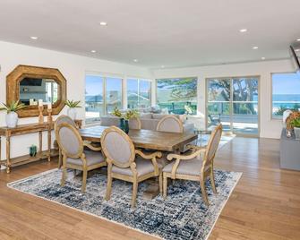 Oceanfront Home Retreat w Breathtaking Views of Fitzgerald Marine Reserve - Moss Beach - Dining room