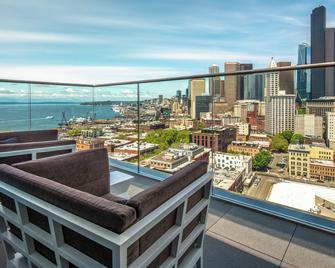 Embassy Suites by Hilton Seattle Downtown Pioneer Square - Seattle - Balcony