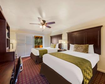 Clarion Collection Carmel Oaks Inn - כרמל ביי דה סי - חדר שינה