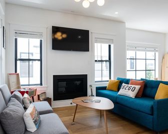 The Hen Houses - Wildwood - Stue