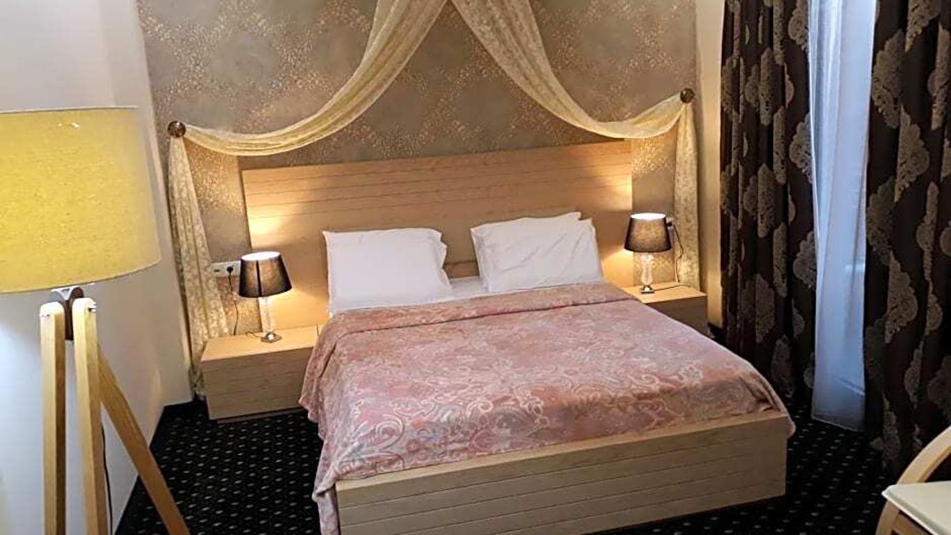 Aeolic Star Hotel