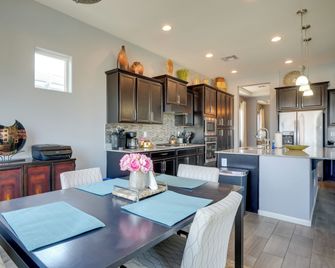 6 Mi to Luke AFB: Oasis w/ Private Pool - Litchfield Park