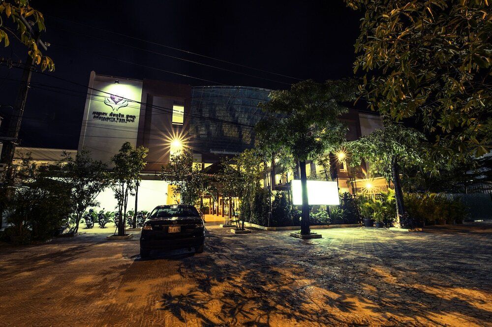 Sihanoukville Plaza Hotel - Krong Preah Sihanouk - Building
