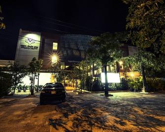 Sihanoukville Plaza Hotel - Krong Preah Sihanouk - Building