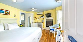 Admirals Landing Bed & Breakfast - Provincetown - Bedroom