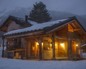 Superb Le Buet Chalet, nr skiing, Chamonix, Argentiere, Les Houches, Vallorcine - Vallorcine - Edificio