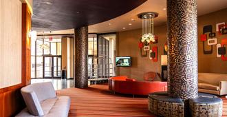 Radisson Hotel Duluth-Harborview, MN - Duluth - Lobby