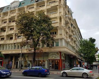 Central Square Apartment - Skopje - Rakennus