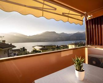 Kite Beth's House - Brenzone - Balcón