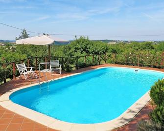 Stunning villa for 4 people with WIFI, pool, A/C, TV, terrace and parking - Grazzano Badoglio - Pool