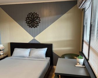 Stop 21 Motel - Southampton - Bedroom
