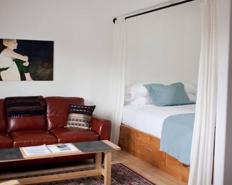 Studio Apartment in Eastsound, the Heart of Orcas Island - Chinook #2 - Eastsound - Slaapkamer