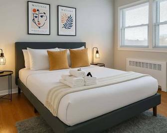 Cozy 2BR Apt near Parks & Shops - Chicago
