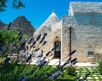 Trulli Donna Isabella - Locorotondo - Vista del exterior