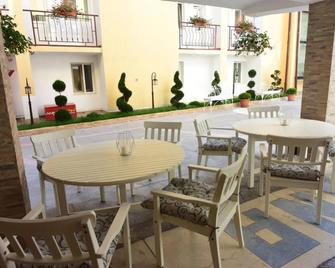 Hotel Arizona - Timisoara - Patio