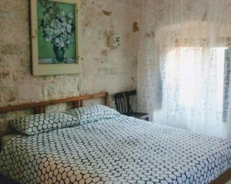 B & B Monte Adamo - Conversano - Camera da letto