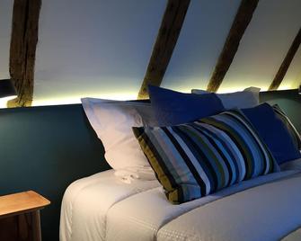 Le Logis des Abbesses - A hanging garden on the Loire. - Montsoreau - Bedroom