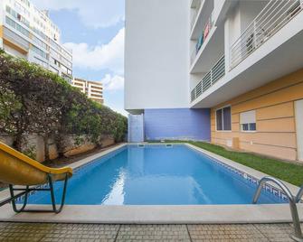 B44 - Alto do Quintao Central Apartment - Portimão - Pool