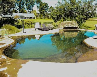 Moorcroft Manor Boutique Country Hotel - Himeville - Pool