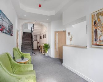 Dusties Hotel - Rotherham