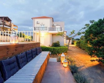 Navarino Captains Villa - Lux Private Pool Retreat - Marathopolis - Balcony