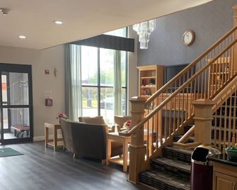Quality Inn & Suites Quantico - Stafford - Lobby