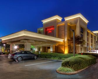 Hampton Inn Memphis-Poplar - Memphis - Building