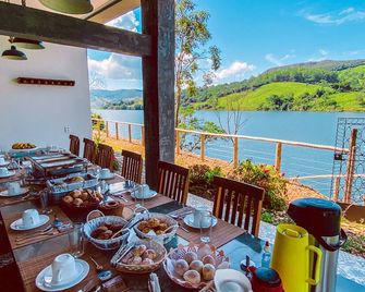 Bica D' Água Boutique Hotel - Capitólio - Balkon