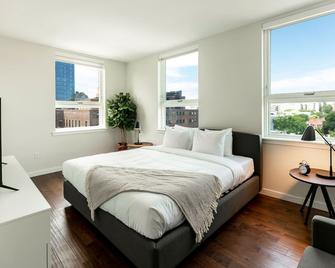 Kislak 602 2BR Penthouse Retreat Above the City - Newark - Habitación