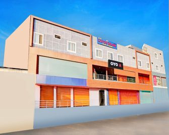 Hotel O Lotus Grand - Nizāmābād - Edificio
