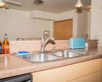 Studio Apartment at Cannery Square - Sun Prairie - Kuchyň
