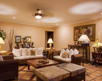 Los Robles Charming Colonial Boutique Hotel - Managua - Lounge