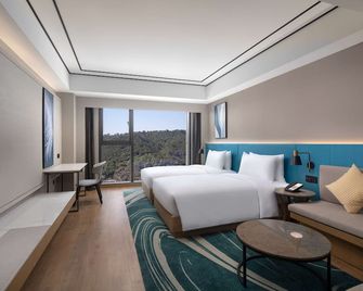 Hilton Garden Inn Xiamen Bailuzhou Park - Xiamen - Bedroom