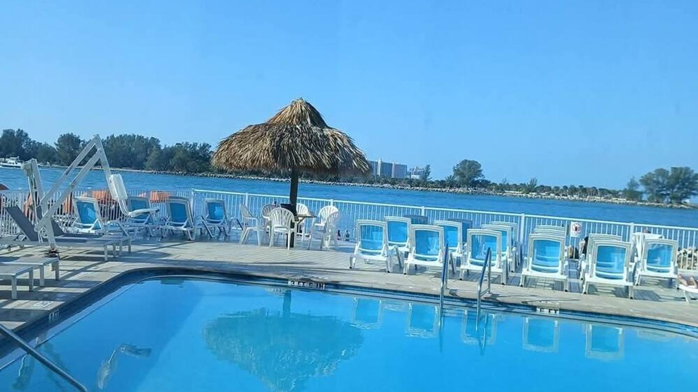 Gulfview Hotel - On the Beach